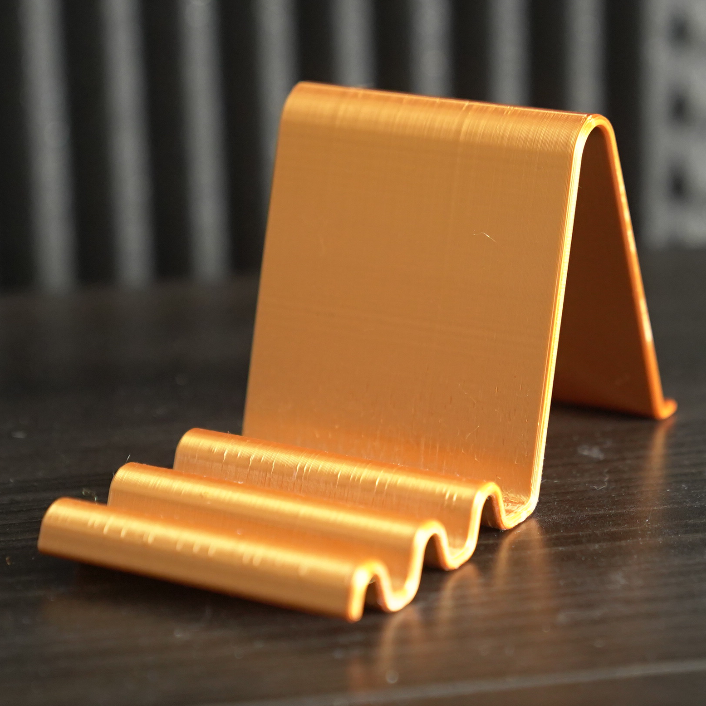 Wave Phone Stand