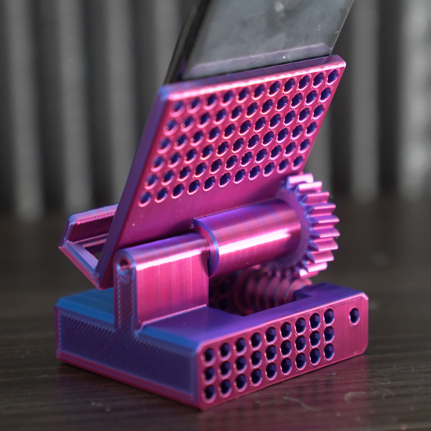 Worm Gear Phone Stand