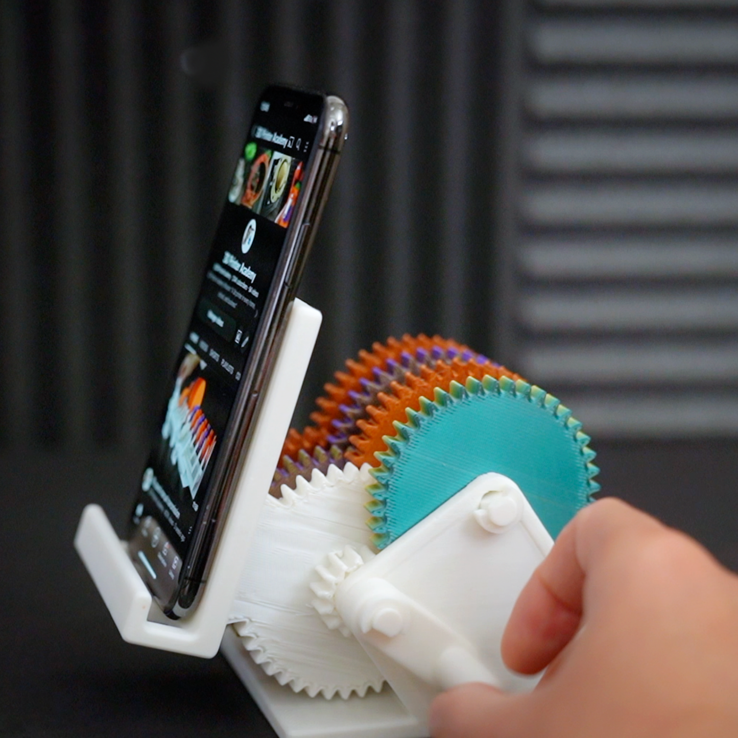 Gear Reduction Phone Stand