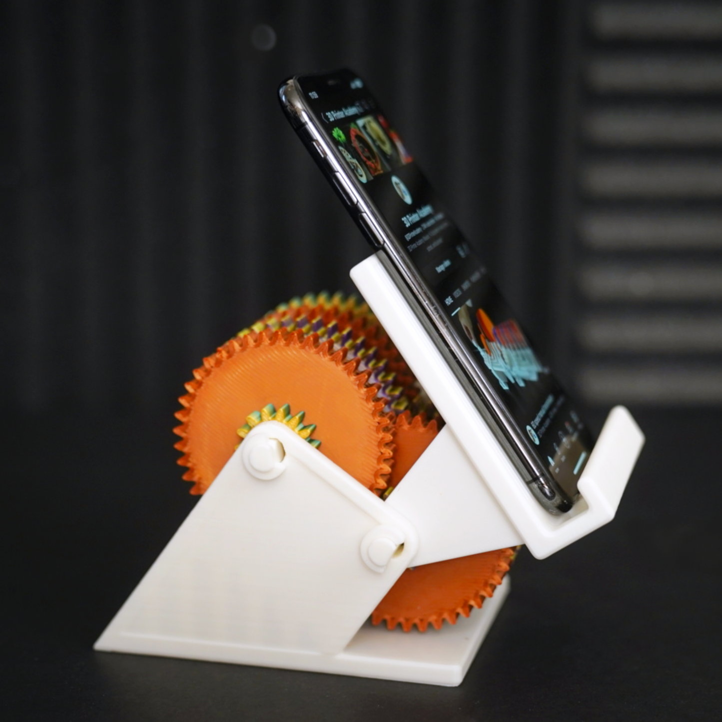 Gear Reduction Phone Stand